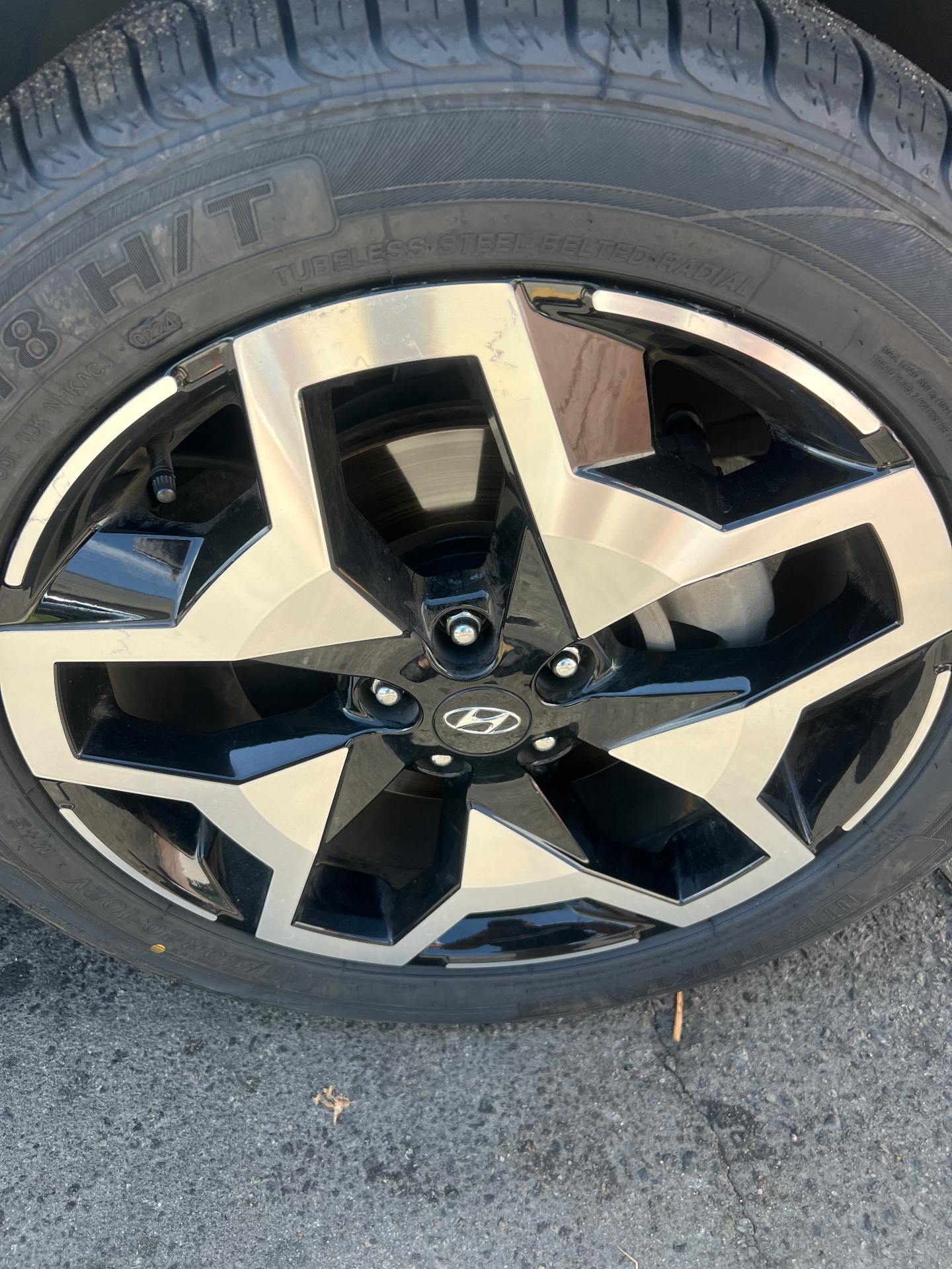 Passenger vehicle wheel and tire replacement